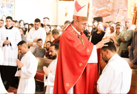 QUATRO NOVOS DIÁCONOS SÃO ORDENADOS EM NOSSA DIOCESE